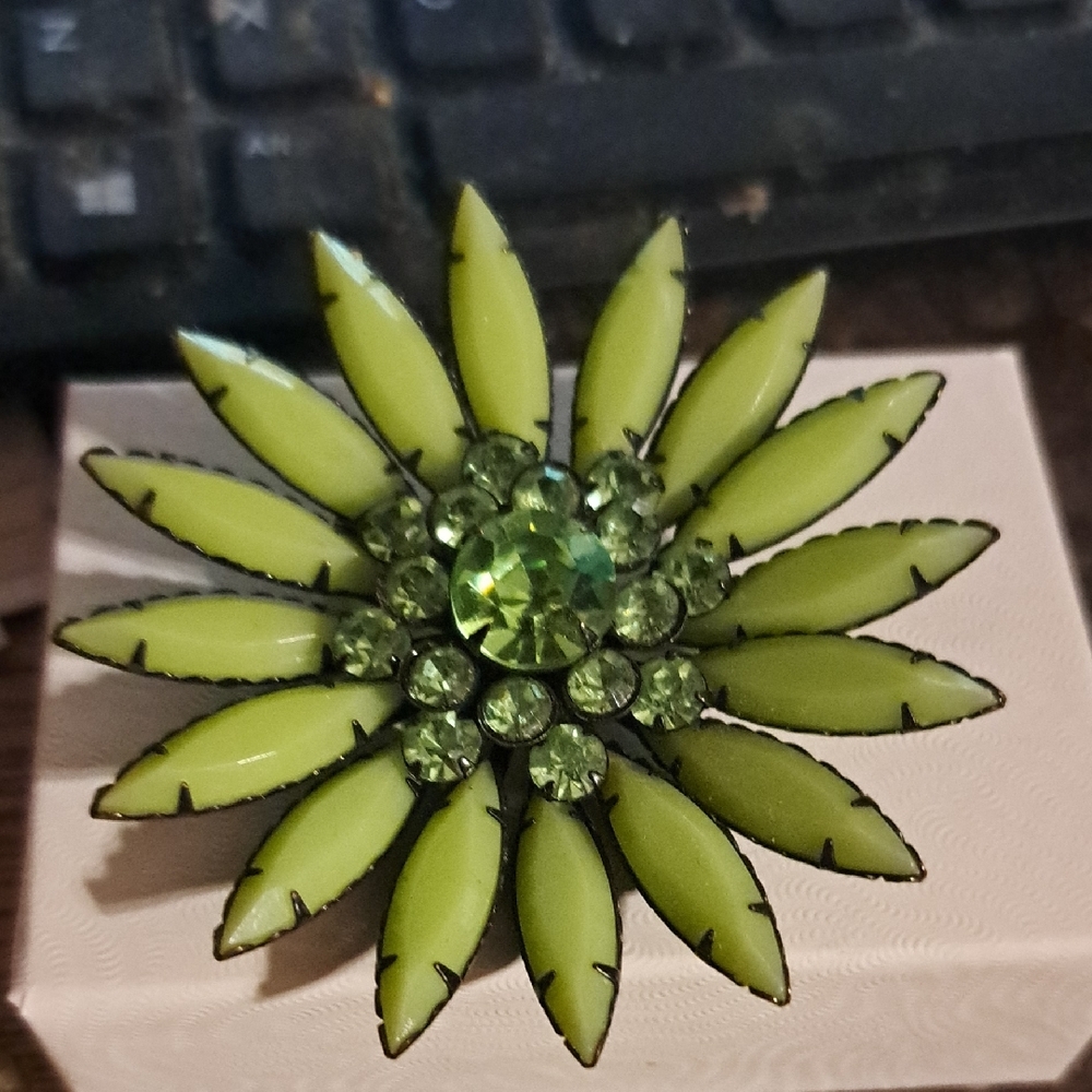 Vintage Green Lucite Leaves Green Rhinestone Center Brooch